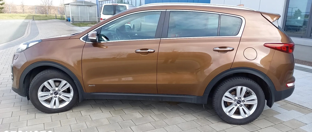 Kia Sportage cena 51000 przebieg: 365000, rok produkcji 2016 z Wałbrzych małe 79